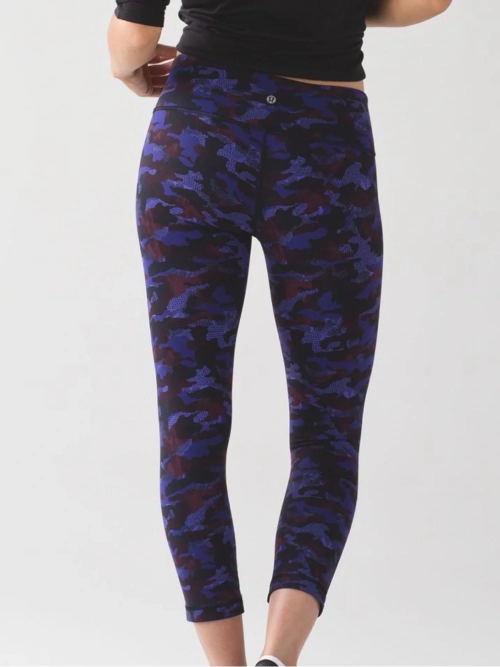 🍋Lululemon Wunder Under Crop III Size 10 Hounds Camo Blue Black Mid Rise 21”
